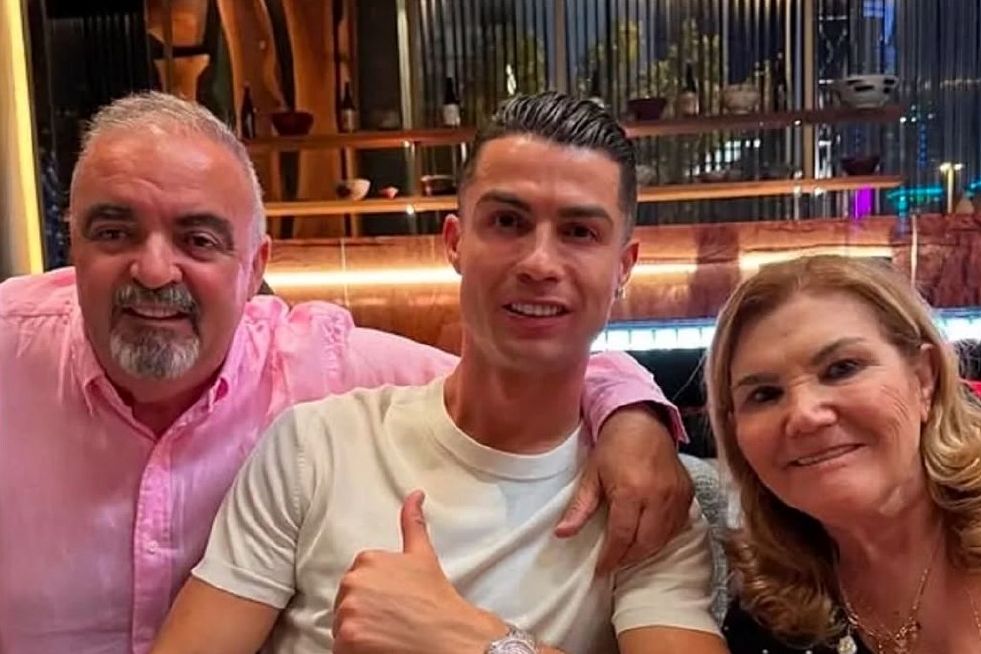 رقص دیدنی رونالدو در جشن تولد لاکچری‌اش در عربستان

