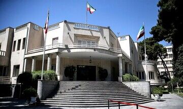 این پزشک، معاون اجرایی رئیس جمهور شد

