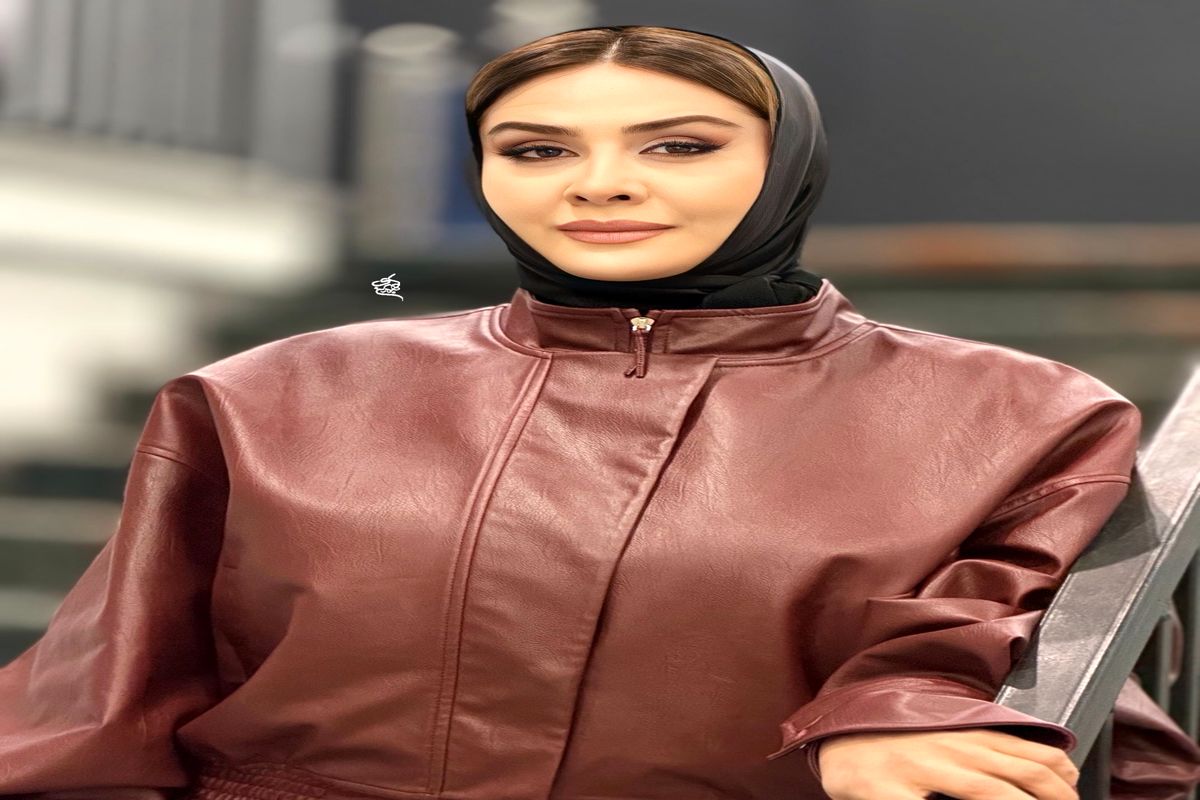 سارا والیانی با استایل چرم قرمز جلب توجه کرد