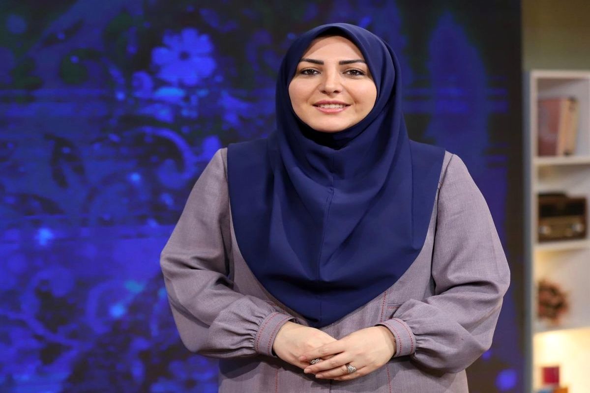 خداحافظی المیرا شریفی مقدم از گویندگی خبر ! / شغل جدید خانم مجری چیست ؟!