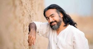 پرواز همای: هنرمند در این شرایط باید سکوت کند