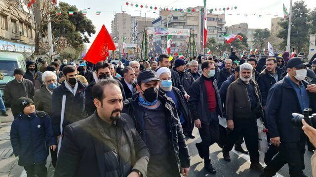 روحانی: نگذاریم اقلیتی قدرت ‌طلب اکثریت را کنار بزنند که آن روز پایان انقلاب خواهد بود/ انقلاب به هیچ گروه و جناحی تعلق ندارد
