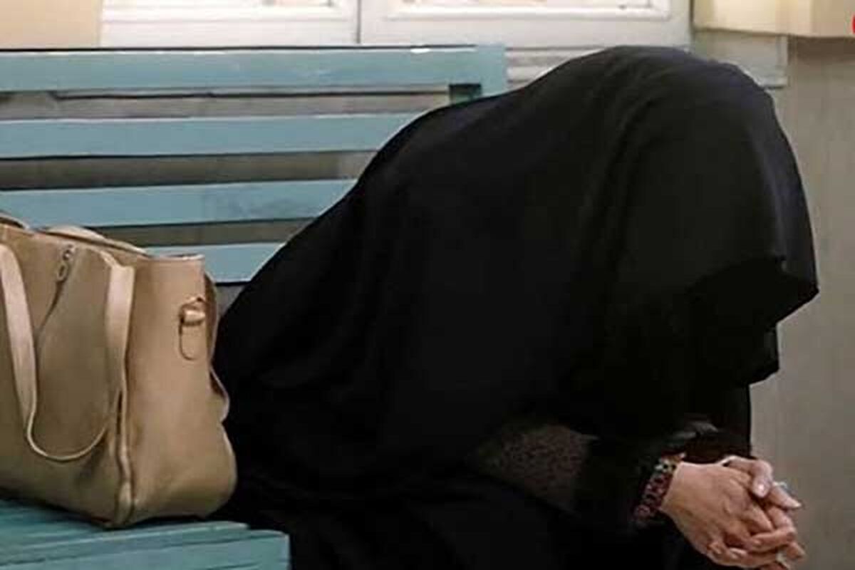  روز مرد همسایه با چشمانی هوس‌آلود از عشق و علاقه دیوانه‌وارش گفت