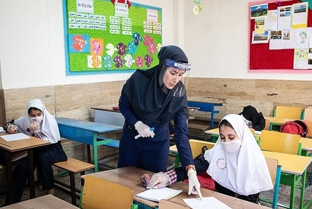 حقوق کدام معلمان ۱۵ میلیون می‌شود؟