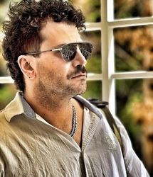 بخشی از اجرای ریتمیک روزبه حصاری در فینال «کارناوال»