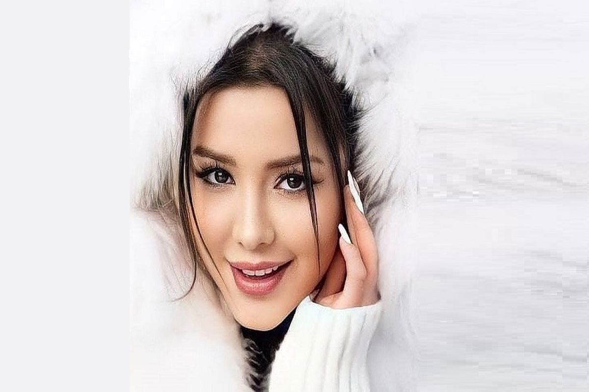 نیلی افشار به تقلید از دنیا جهانبخت مادر می‌شود!+ فیلم