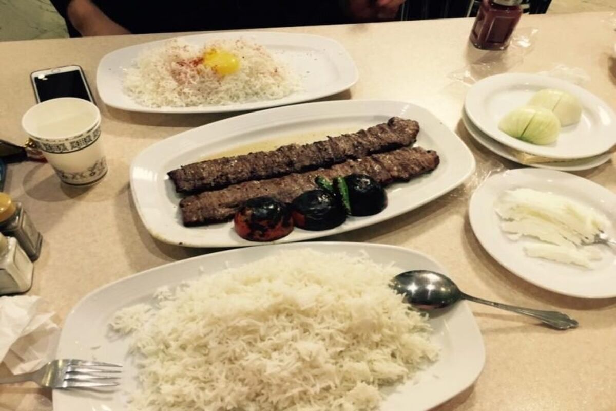 یک پرس چلو کباب واقعی چند تمام می‌شود؟