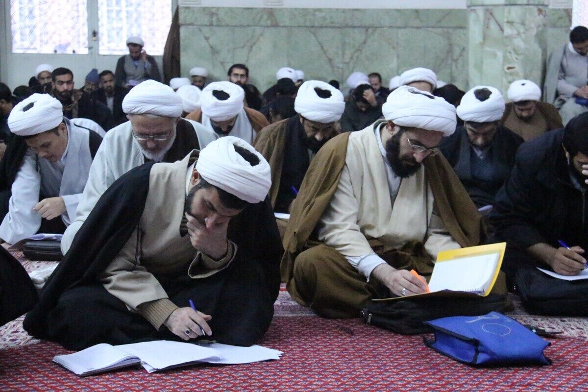طلاب برای تبلیغات سعید جلیلی به نقاط مختلف کشور اعزام می شوند!