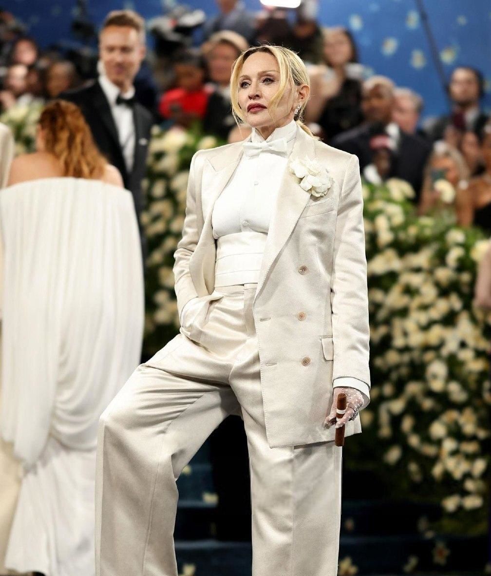 کولاک مدونا در مت گالا ۲۰۲۵ را ببینید/ فیلم و عکس