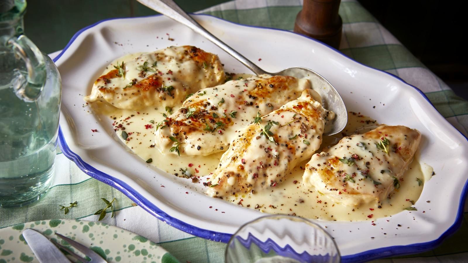 طرز تهیه مرغ خامه‌ای