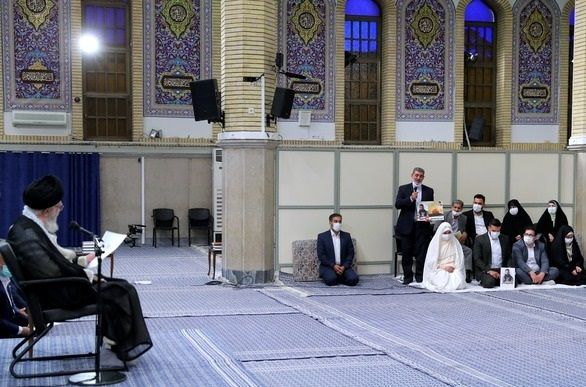 تذکر رهبر انقلاب به یک مادر شهید خبرساز شد