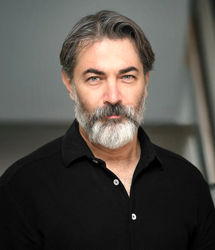 پارسا پیروزفر با استایل مشکی دوباره چشم ها را خیره کرد/ تصاویر