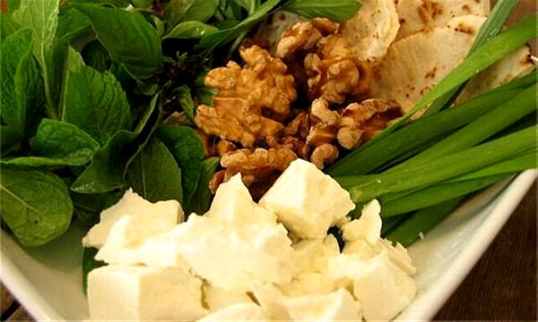 رفع سردرد با مصرف پنیر و ریحان