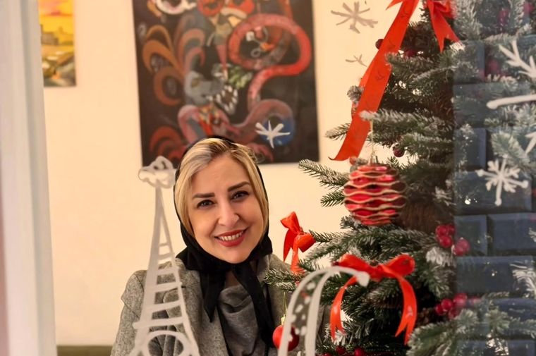 استایل شیک مرجانه گلچین در یک جشن کریسمسی