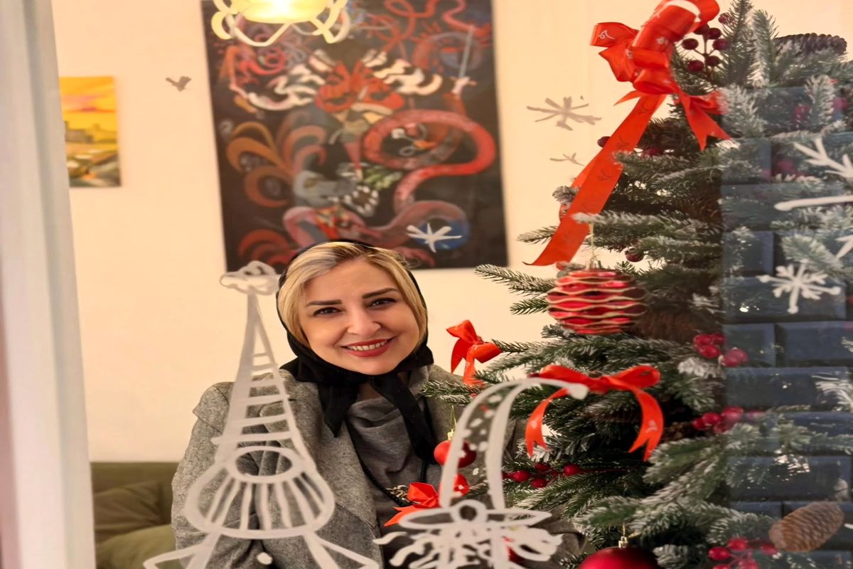 استایل شیک مرجانه گلچین در یک جشن کریسمسی