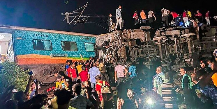 تصادف هولناک قطار / آمار کشته شدگان به ۲۰۷ نفر رسید