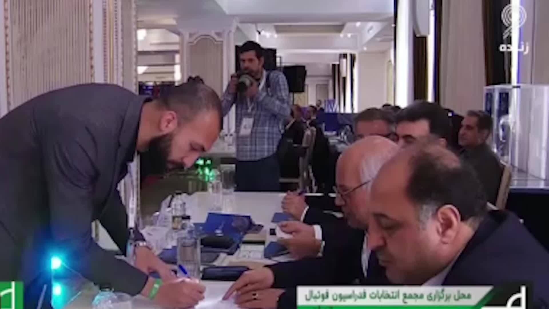 حضور چالش برانگیز روزبه چشمی در اتنخاب فدراسیون فوتبال!

