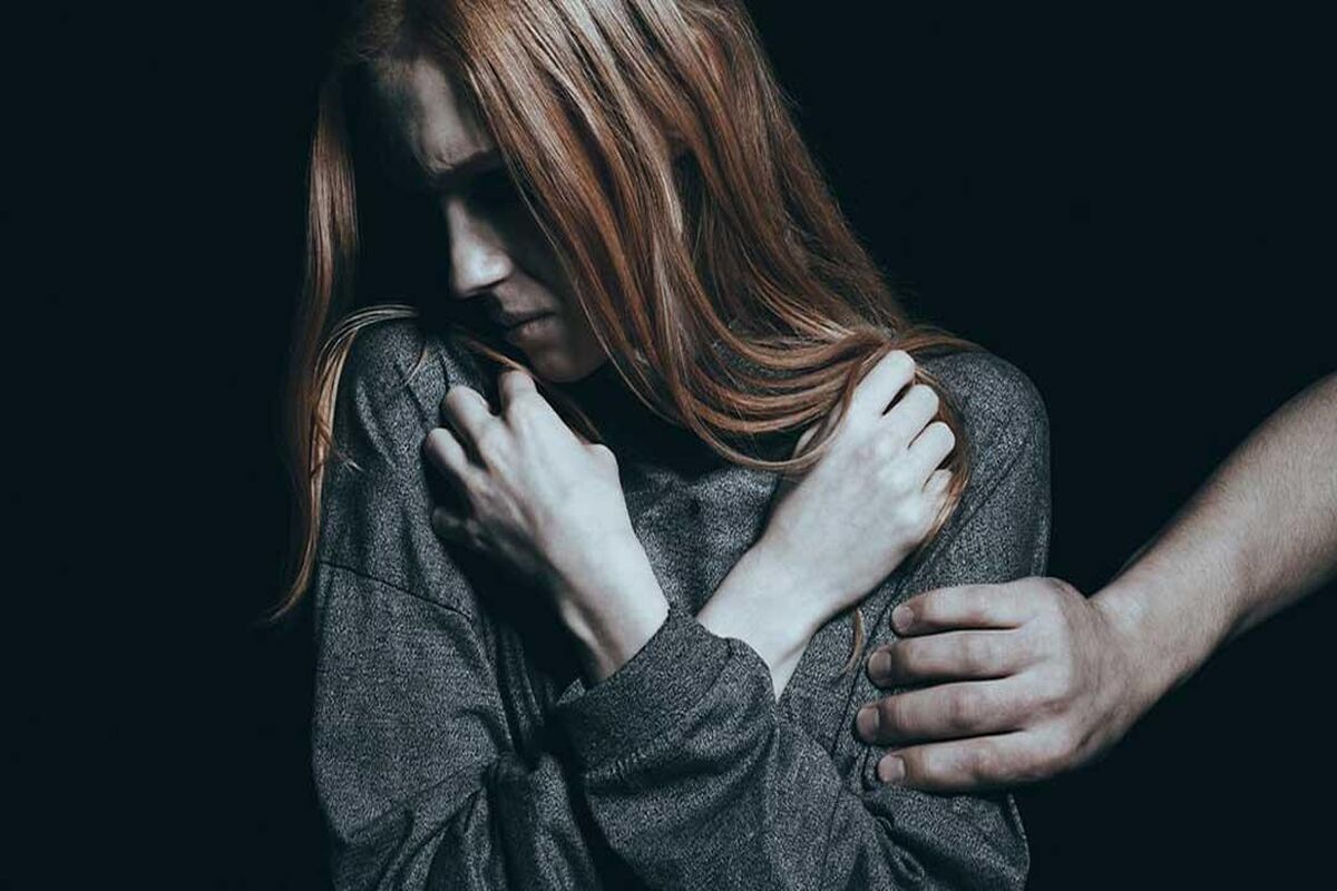 تجاوز نخبه اقتصاد به دختر جوان؛ از دختر بیچاره فیلم و عکس‌های مستهجن گرفته بود!