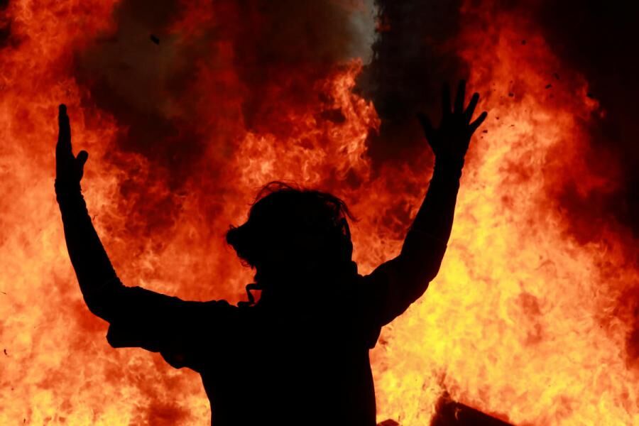 پدر، 3 کودکش را به آتش کشید