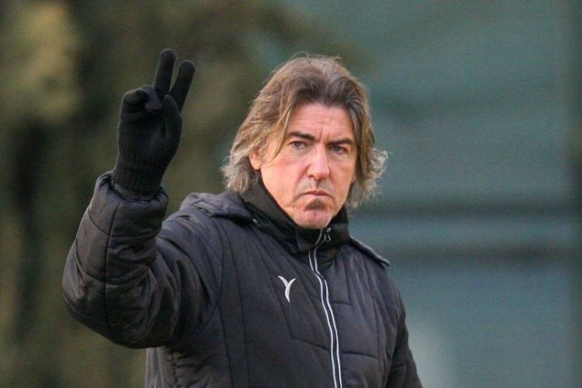 کمکم کردن ساپینتو به بازیکنان پرسپولیس