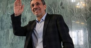  محمود احمدی نژاد با تیپ عجیب/ عکس