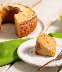 طرز تهیه کیک سیب و دارچین برای عصر پاییزی