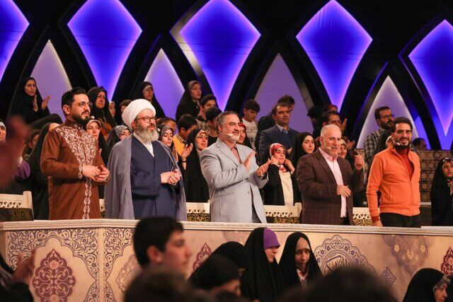 تیپ متفاوت قاری قرآن در تلویزیون داوران را شوکه کرد +ویدئو
