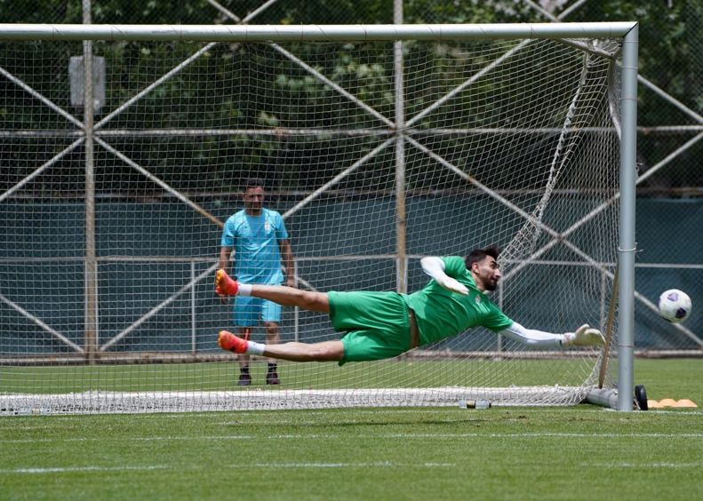 چه کسی مقصد نهایی بیرانوند را لو داد؟