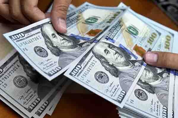 تجار منتظر نباشند؛ حرف از برگشت ارز ۴۲۰۰ نیست!