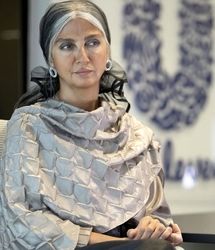 استایل امروزی و مدرن رویا جاویدنیا در ۶۰ سالگی/ عکس