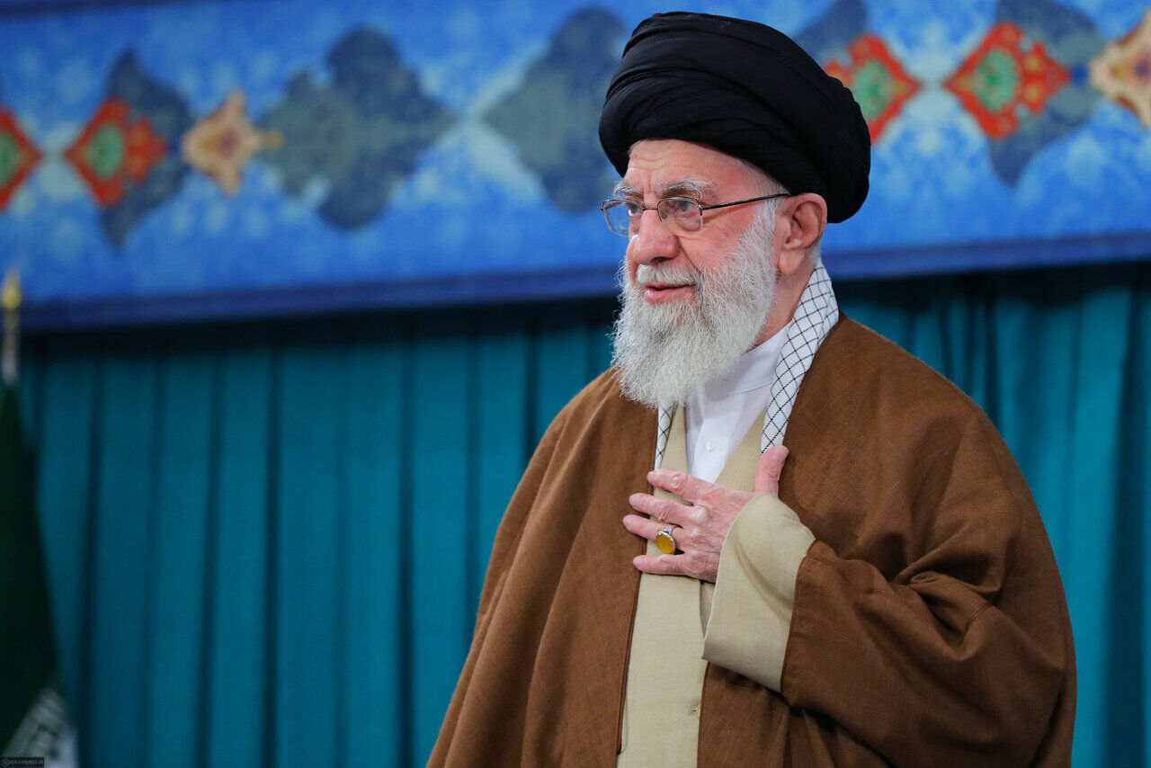 دیدار رهبری با جمعی از مداحان در سالروز ولادت حضرت فاطمه (س)