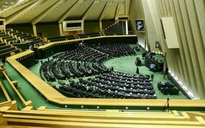 پیشنهاد مجلس تمام کارمندان و کارگران را حسابی غافلگیر کرد / آیا دولت موافقت می‌کند؟