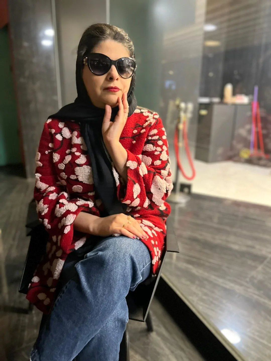 عکس جدید مریم حیدرزاده با ژست کلاسیکِ دهه شصتی