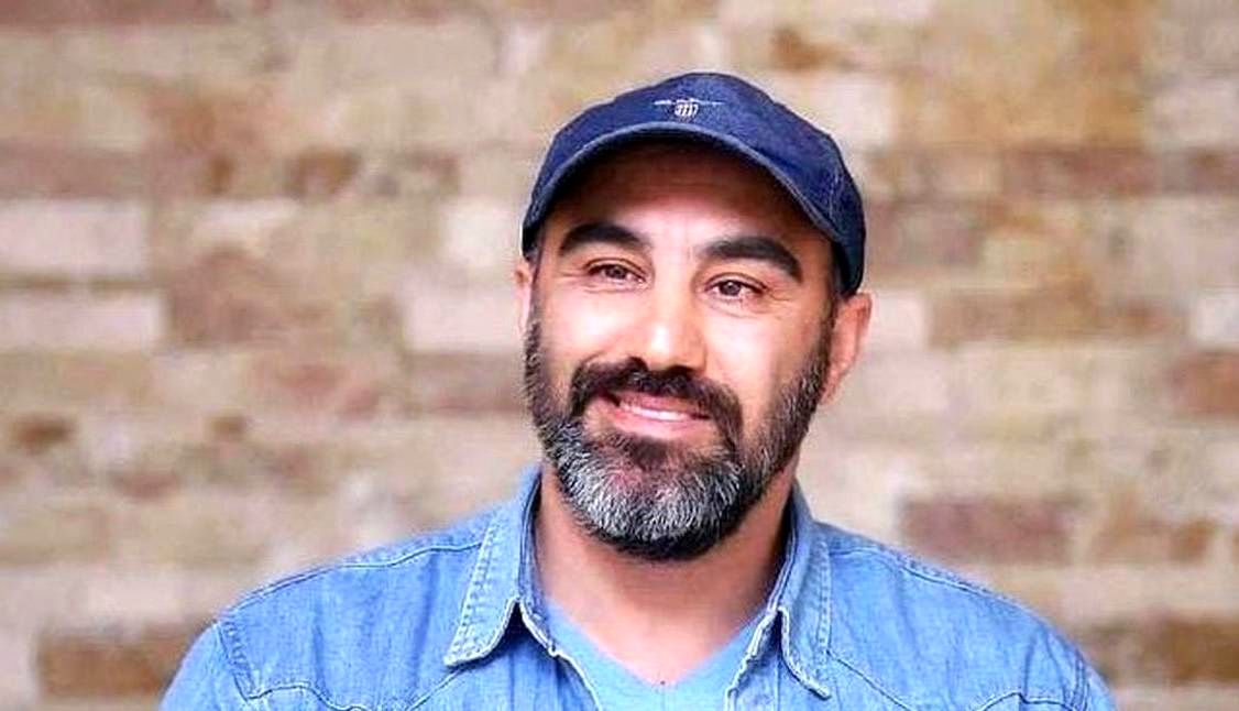 عکس محسن تنابنده با همسر و کیک تولد 47 سالگی اش