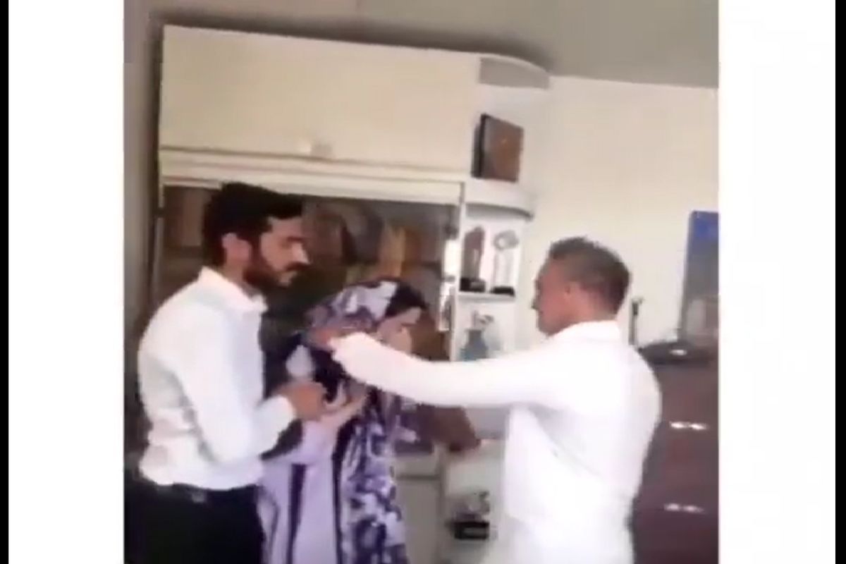 لحظه جذاب دیدار دختر فروخته شده با پدرو مادرش/ فراق 23 ساله پایان گرفت +ویدئو