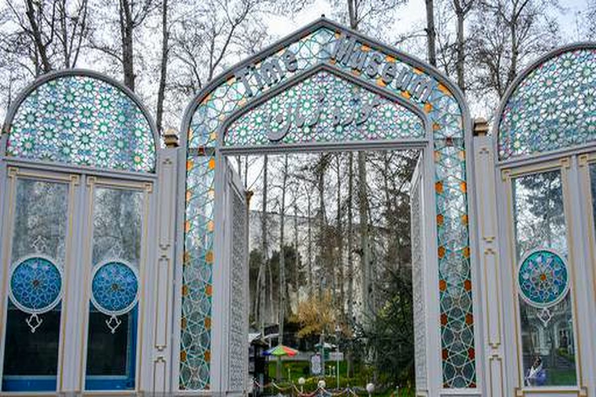 دستور اداره کل موزه های کشور درباره زنان بی حجاب
