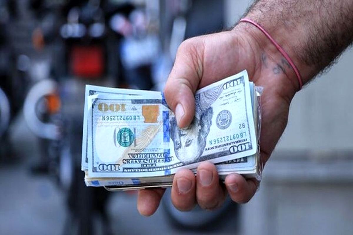 افزایش تقاضا برای دلار ۲۵ هزار تومانی