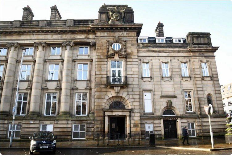 ‍‍‍‍پیرمرد ۷۱ ساله شکارچی دختران از آب در آمد