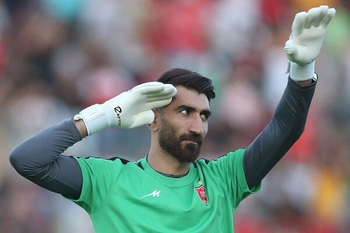 مقایسه طعنه آمیز هواداران پرسپولیس درباره عملکرد بیرانوند و الکسی گندوز

