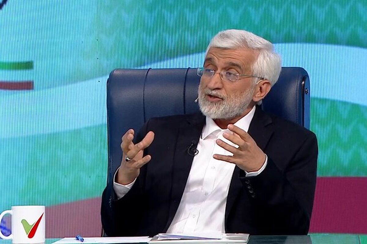 جلیلی،  با این اقدامش آب پاکی را روی دست قالیبافی‌ها ریخت!