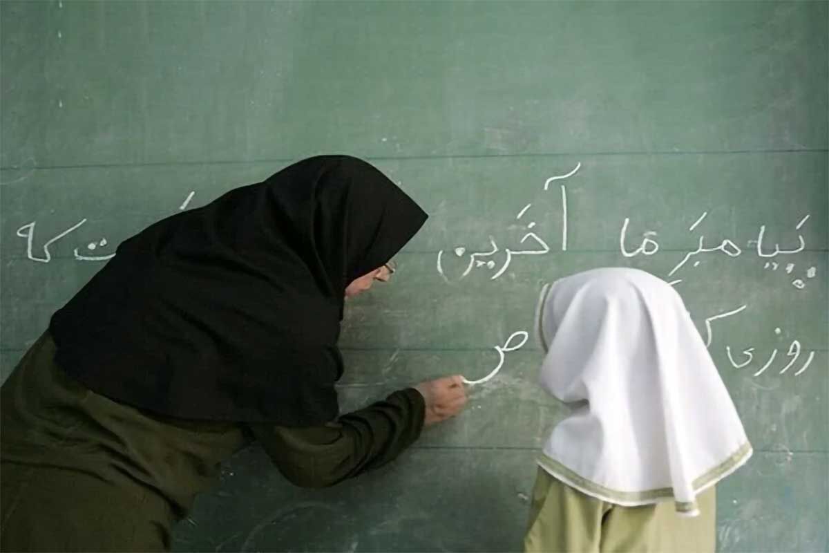 اخراج معلمان به دلیل عدم خلوص در نماز و لمینیت دندان