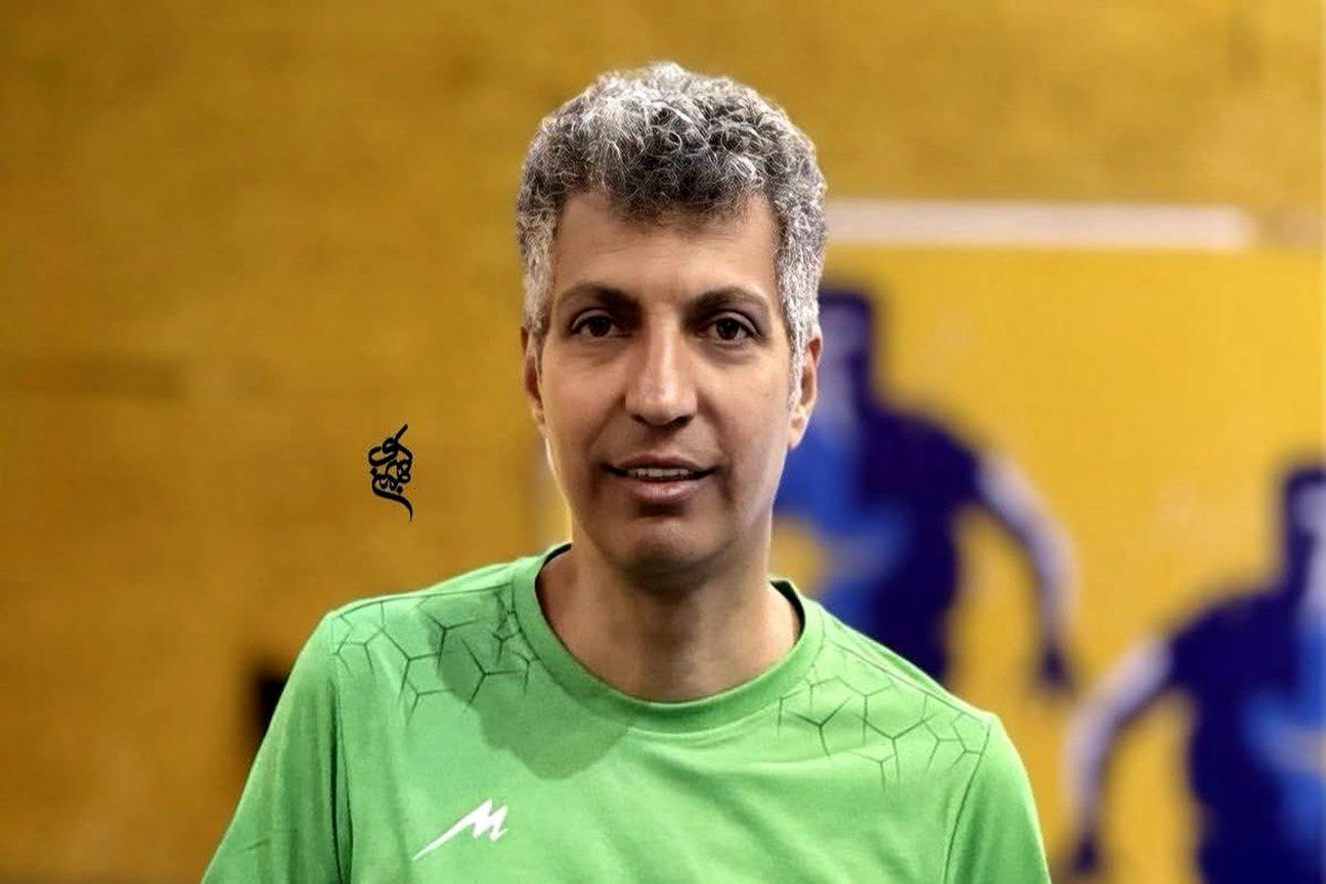 عادل فردوسی‌پور با موهای یکدست سفید/ عکس