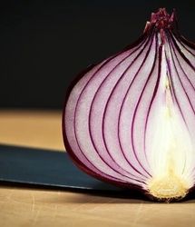 خواص پیاز در قرارا دادن کف پا چیست؟