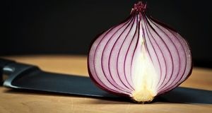 خواص پیاز در قرارا دادن کف پا چیست؟