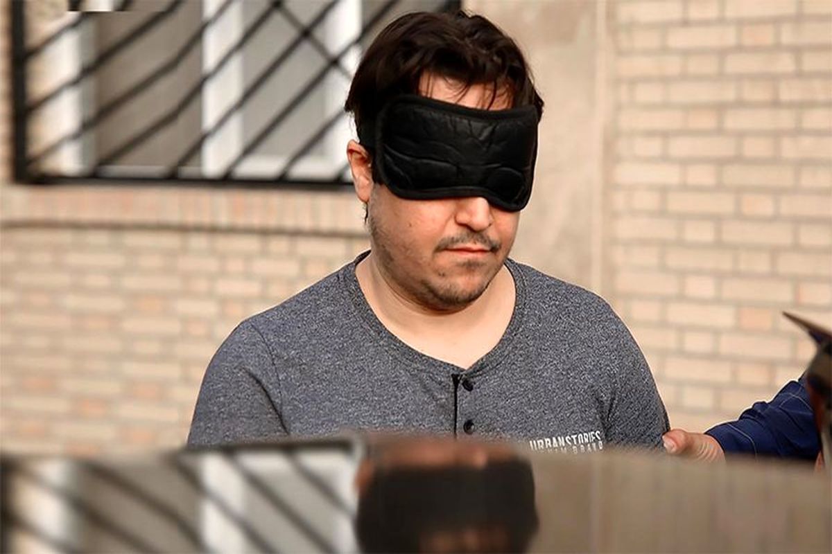 روح‌الله زم با یک افسر امنیتی رده‌بالا مبادله شد