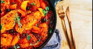 دستور پخت سریع و آسان؛ خورش مرغ و گوجه!