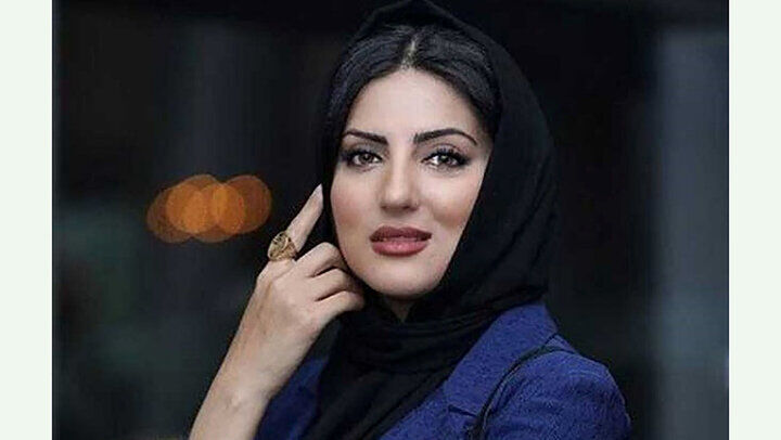  هلیا امامی با کیف عجیب!/ عکس