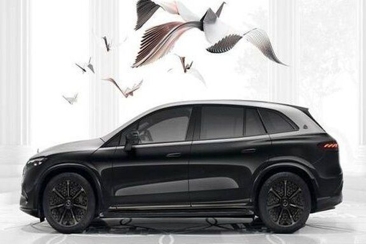 با خرید این خودرو یک جفت کفش، عینک و کیف هدیه بگیرید