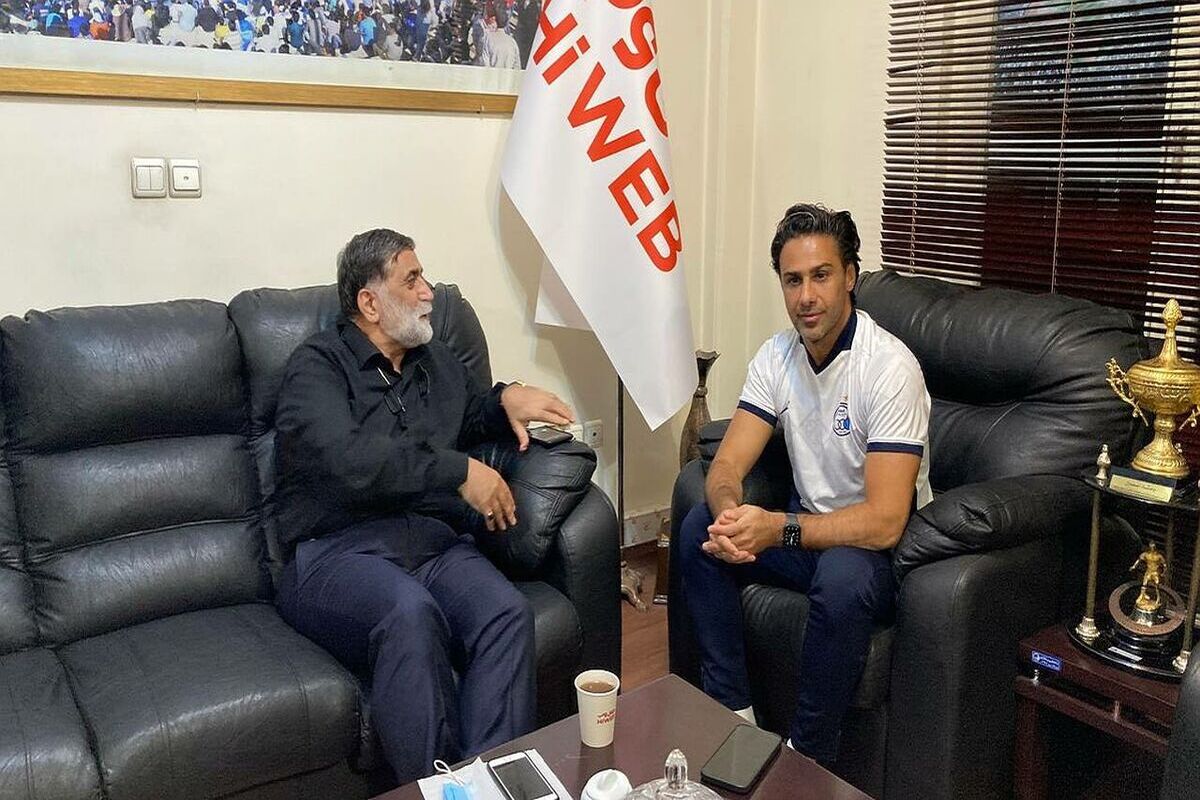 برای پول و قدرت استقلال را رها کرده اند؟