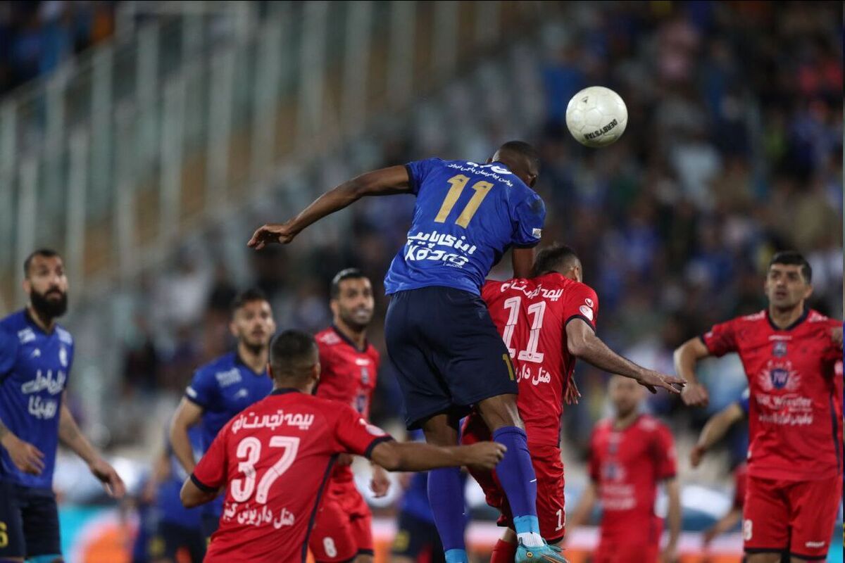 دار و دسته پرسپولیسی‌ها مقابل استقلال